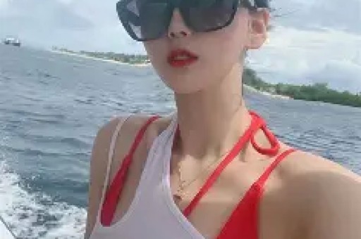 王鹤棣玩笑黑历史大曝光：从沈月到黄晓明双标行为引发网友热议