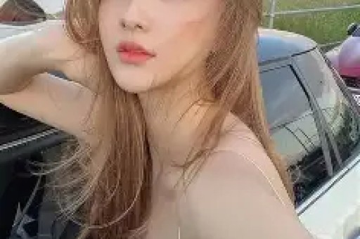 网红晓雪再次爆料李现内幕聊天记录曝光通告单离异身份引发讨论
